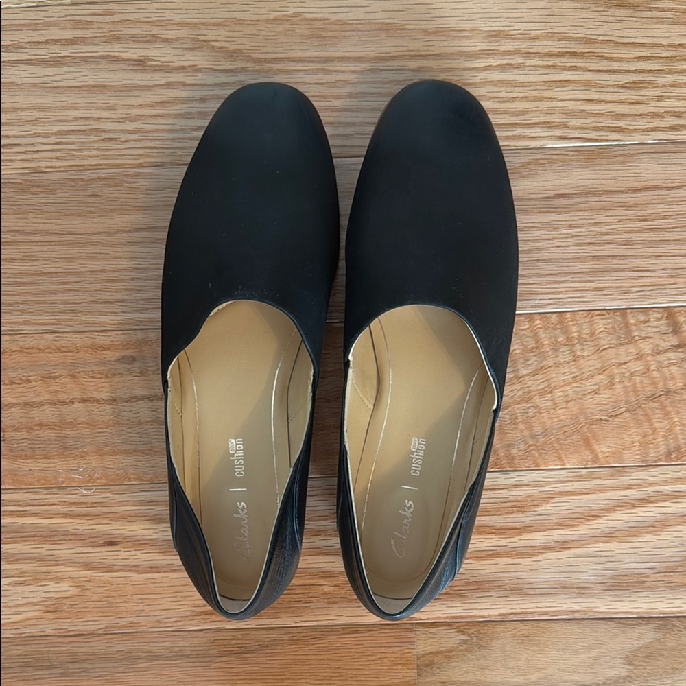 NWOT Clarks Women’s Black Loafers